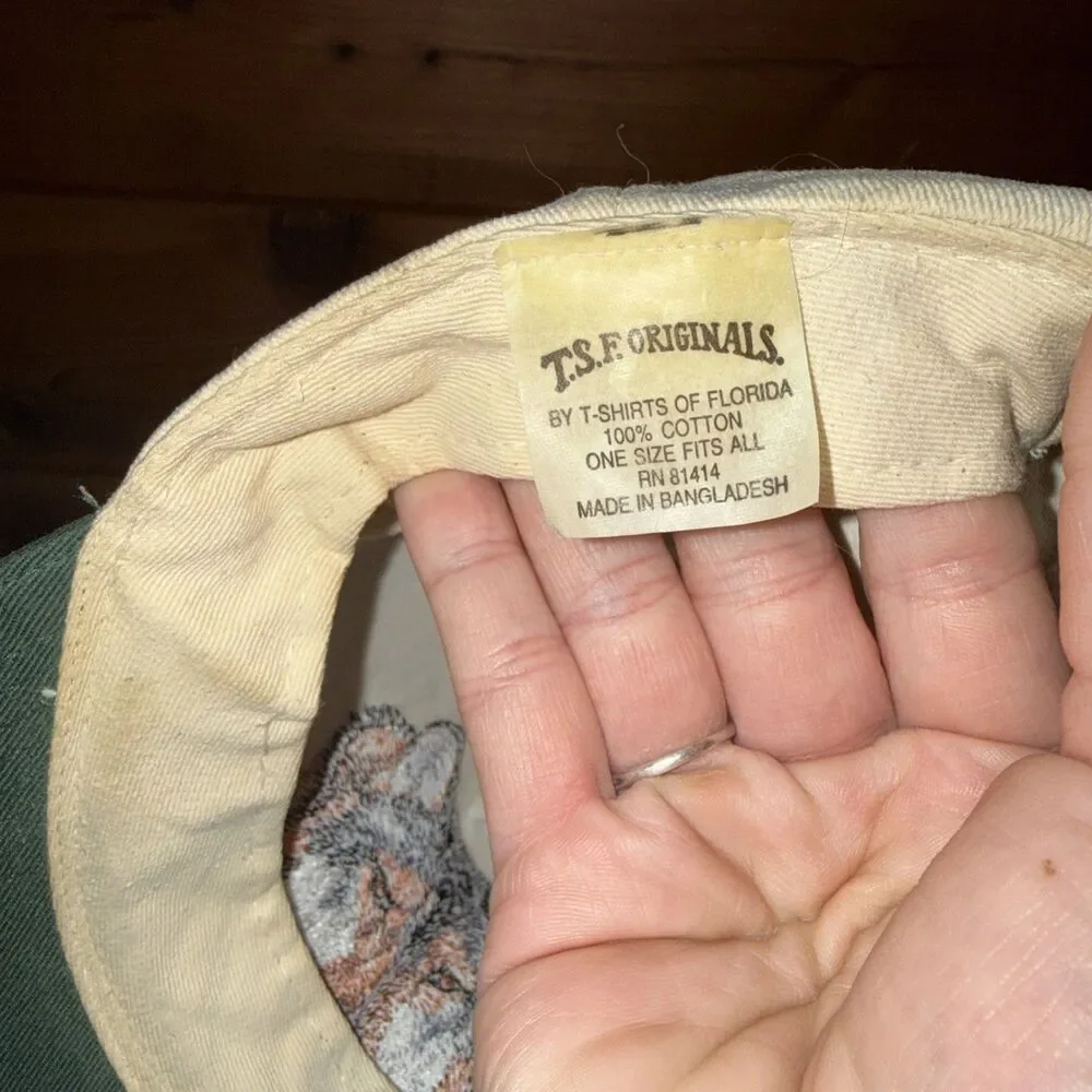 Vintage Wolf Embroidered Snapback Hat Outdoor America Store Wildlife Cap 90s TSF